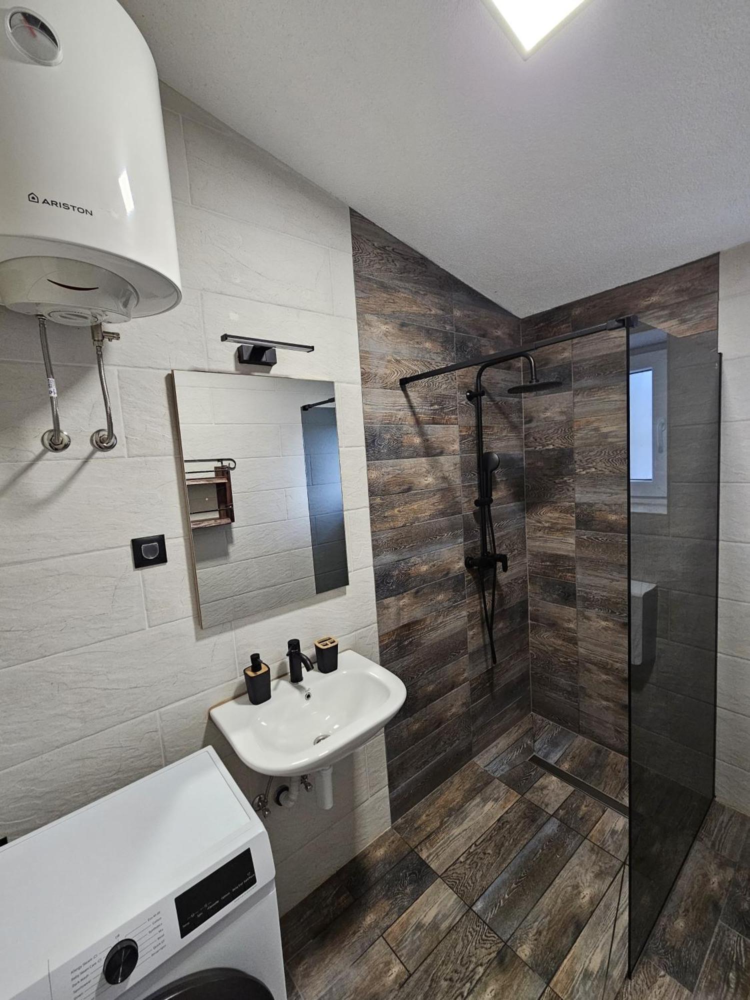 Apartmani 1 Pinezici Bagian luar foto